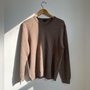 Unisex Gap 100% Italian Merino Wool V Neck Sweater